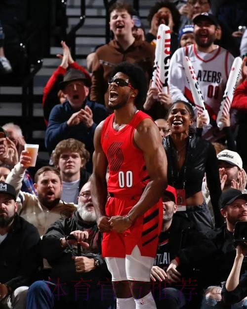 安芬尼-西蒙斯全场11中4，三分6中1得到9分3篮板1抢断